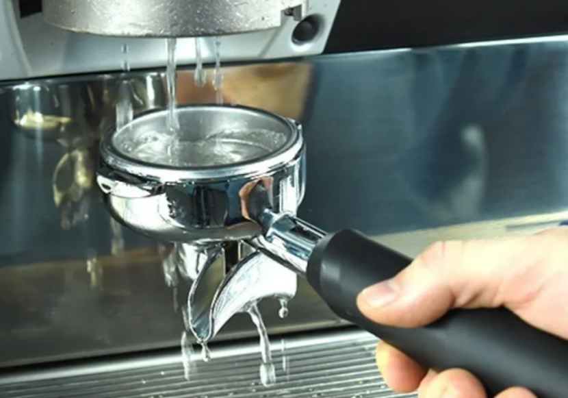 You are currently viewing How To Descale An Espresso Machine: Ultimate Guide